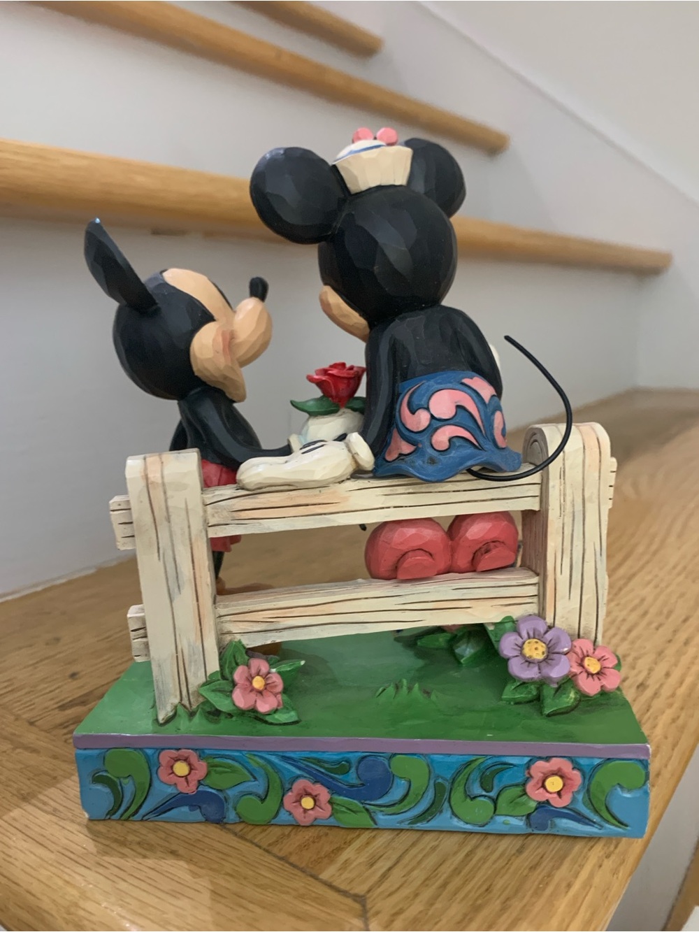 Jim Shore’s Mickey & Minnie Figurine - Perfect Condition - Picture 4 of 6